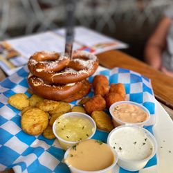 Hofbrauhaus Pittsburgh - The Works Sampler