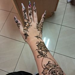 AtoZ Creations - the henna she did :)