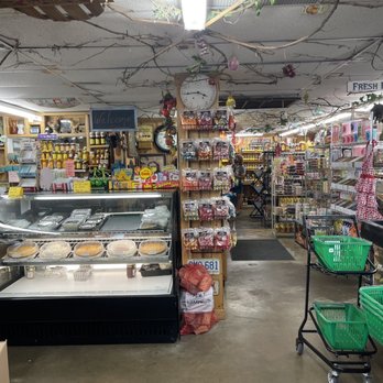 The Peddler's Daughter - Inside - Grocery Near Me - Lenexa, Kansas