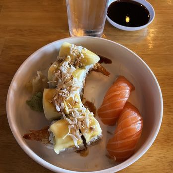 Akasaka Sushi - Salmon nigiri - Korean Near Me - Orlando, Florida