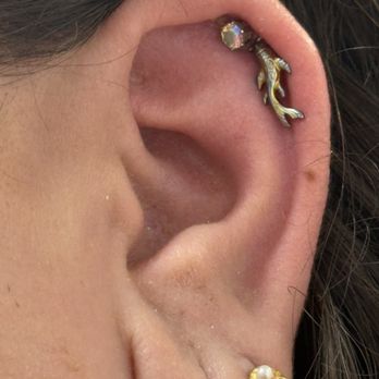 Rainbow Piercing & Jewelry - Piercing Near Me - Corona Del Mar, California Rainbow Piercing & Jewelry - Piercing Near Me - Corona Del Mar, California