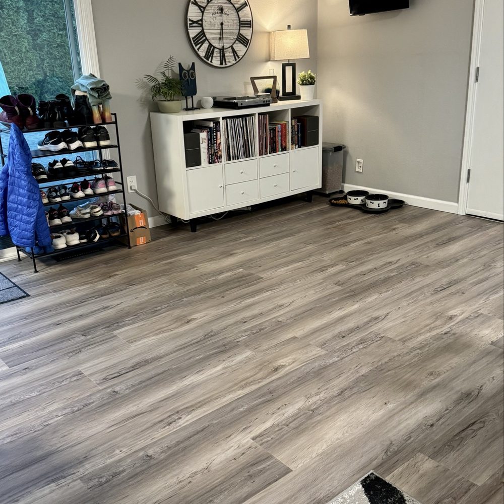 Handiplex - New flooring throughout living space - Auto Repair Near Me - Milwaukie, Oregon