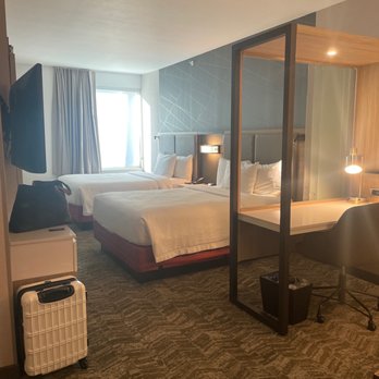 SpringHill Suites by Marriott Hartford Cromwell - My room (looks really good this time!) - Hotels Near Me - Cromwell, Connecticut