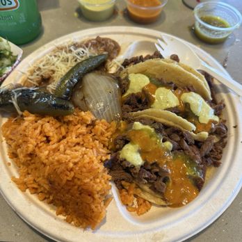 El Taquero Comer - 4 Tacos De Asada - Mexican Near Me - El Paso, Texas