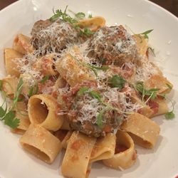 Chateau Cellars - Calamarata e Polpetta Pasta