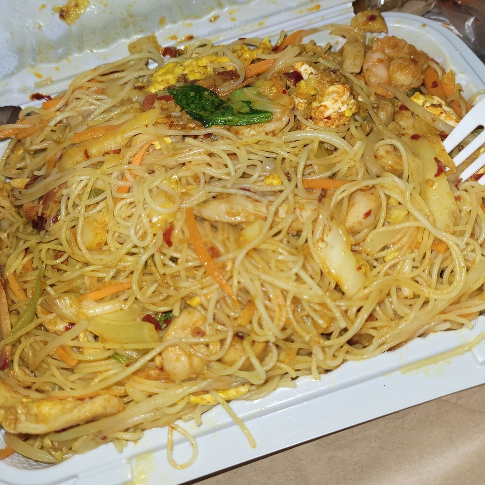 Lucky Chen - a plate of noodles with shrimp and vegetables - Noodles Near Me - Brooklyn, New York Lucky Chen - a plate of noodles with shrimp and vegetables - Noodles Near Me - Brooklyn, New York