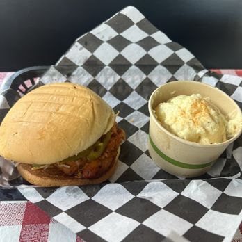 Armadillo Willy's BBQ - Pit Smoked Boneless Chicken Sandwich & Potato Salad - Barbeque Near Me - San Mateo, California