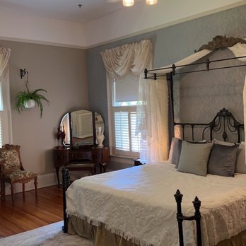 Heritage House - The Garden Suite - Bed & Breakfast Near Me - Opelika, Alabama Heritage House - The Garden Suite - Bed & Breakfast Near Me - Opelika, Alabama