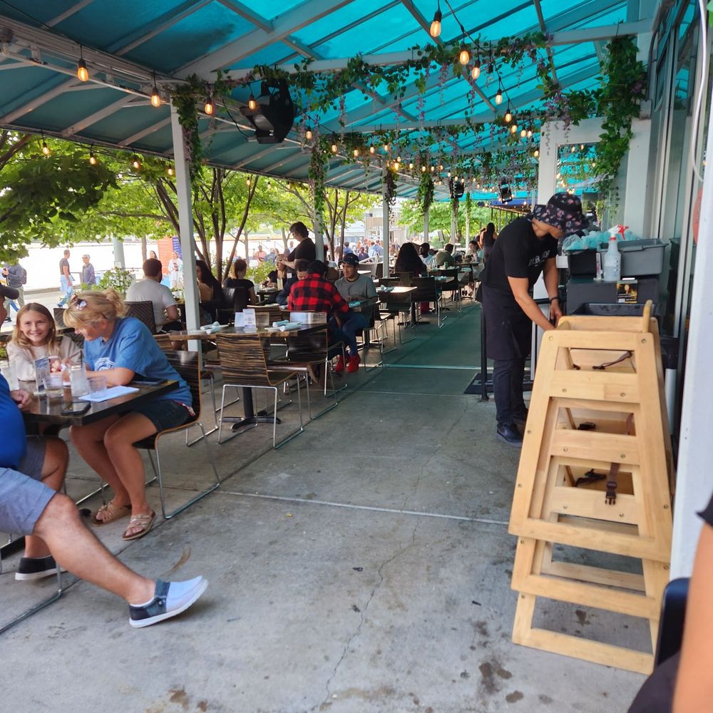 Bar Sol - Outside seating - Bars Near Me - Chicago, Illinois Bar Sol - Outside seating - Bars Near Me - Chicago, Illinois