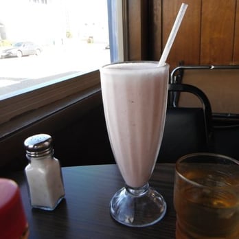 Pina’s Cafe - Awesome strawberry/banana shake - Mexican Near Me - San Pedro, California
