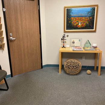 Okazaki Chiropractic - Reception area. - Chiropractors Near Me - San Diego, California Okazaki Chiropractic - Reception area. - Chiropractors Near Me - San Diego, California