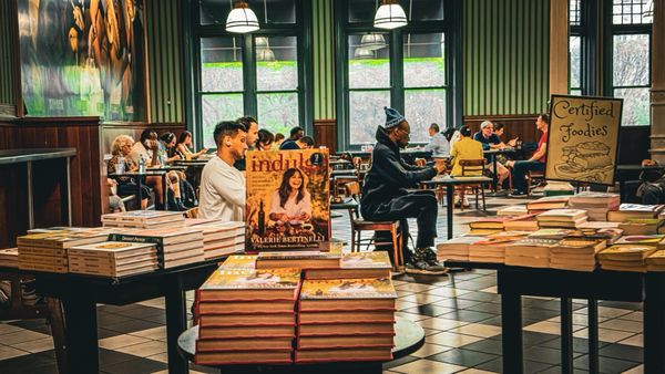 Barnes & Noble by null