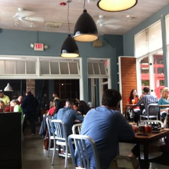 Leon's Full Service - Gastropubs Near Me - Decatur, Georgia