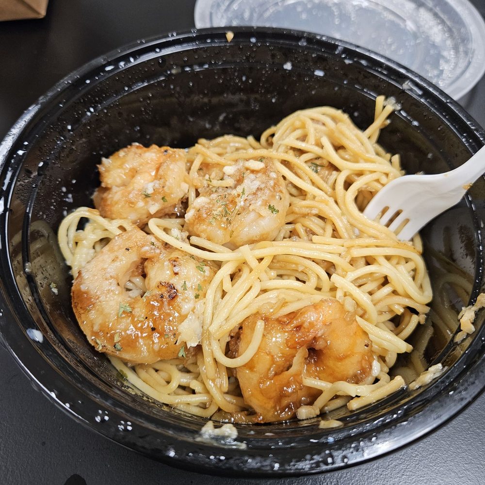 Garlic noodles with shrimp