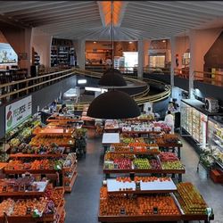 Mercado Municipal de Pinheiros - Love this market and the cafes and restaurants upstairs. Mercato de Pinheiros, São Paulo Brazil, November 2023.