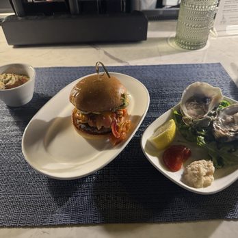 Granger's - Happy hour tasting - Seafood Near Me - Houston, Texas