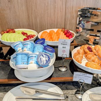 Sheraton - Breakfast Buffet - Hotels Near Me - San Gabriel, California