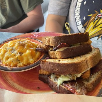 Tapoco Tavern - The Stella - Resorts Near Me - Robbinsville, North Carolina
