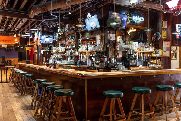 Vinnie's Bar & Grill by null