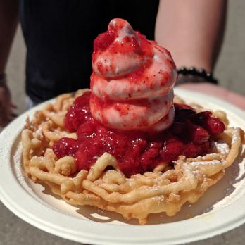 Dairy Cream - Vanilla Strawberry Funnel Cake - Ice Cream & Frozen Yogurt Near Me - Mississauga, Ontario Dairy Cream - Vanilla Strawberry Funnel Cake - Ice Cream & Frozen Yogurt Near Me - Mississauga, Ontario