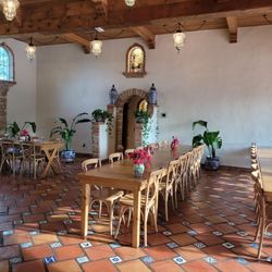Nana's Taqueria - Dining area