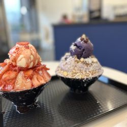 Tsuki - Strawberry and ube bingsu