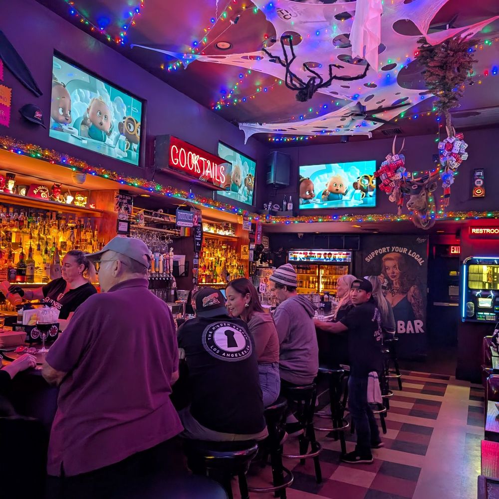 Tiny's Hi-Dive - Bar - Dive Bars Near Me - Los Angeles, California Tiny's Hi-Dive - Bar - Dive Bars Near Me - Los Angeles, California