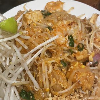 Basil Canteen - Shrimp pad Thai - Thai Near Me - San Francisco, California Basil Canteen - Shrimp pad Thai - Thai Near Me - San Francisco, California