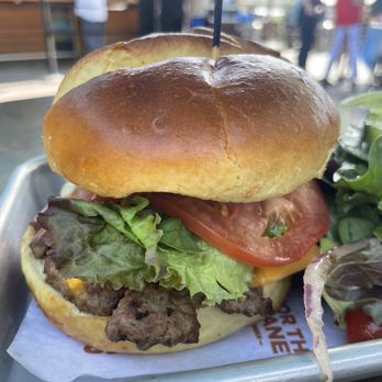 Headlands Brewing - Deluxe smash (single patty) - Breweries Near Me - Berkeley, California