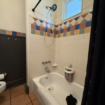 Ponce Design Build - Before Picture Decatur Bathroom project - General Contractors Near Me - Atlanta, Georgia Ponce Design Build - Before Picture Decatur Bathroom project - General Contractors Near Me - Atlanta, Georgia