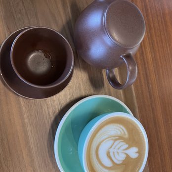 Boxx Coffee Roasters - Caffe latte and blue jasmine tea - Coffee Roasteries Near Me - Los Angeles, California Boxx Coffee Roasters - Caffe latte and blue jasmine tea - Coffee Roasteries Near Me - Los Angeles, California