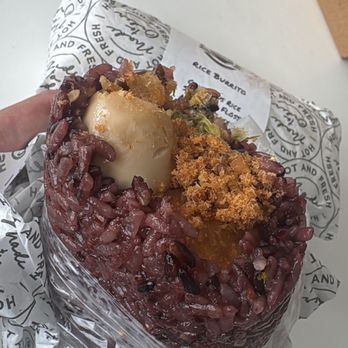 Taiwanese Eats - Purple Sticky Rice Roll with Swordfish Floss 紫米魚鬆飯糰 - Taiwanese Near Me - Redwood City, California Taiwanese Eats - Purple Sticky Rice Roll with Swordfish Floss 紫米魚鬆飯糰 - Taiwanese Near Me - Redwood City, California