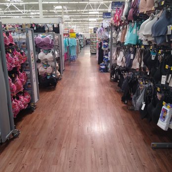 Walmart Supercenter - This was a clean isle. - Grocery Near Me - Fort Worth, Texas