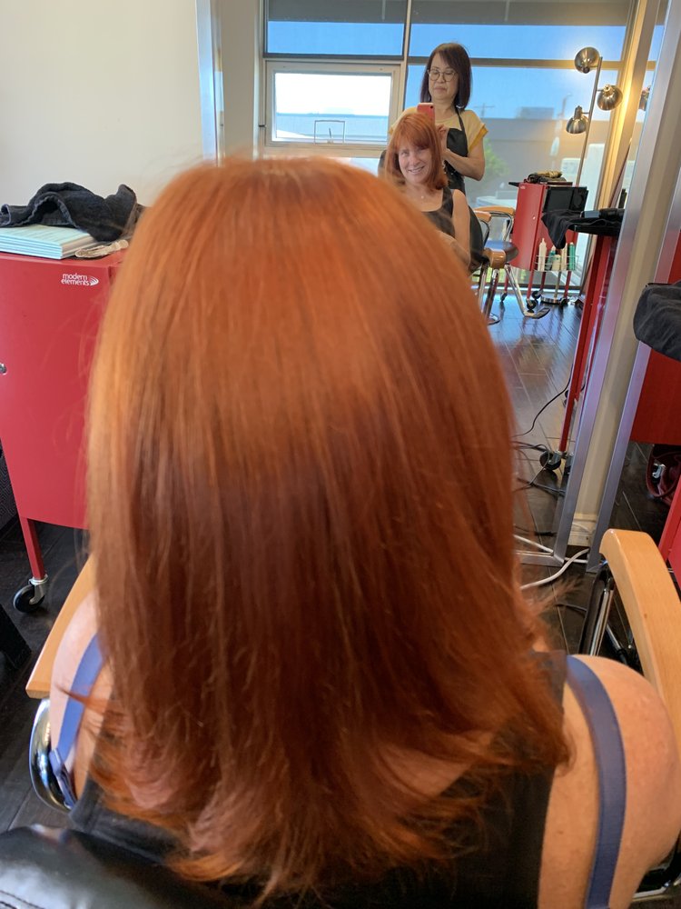 Ratana Organic Color Salon Logo