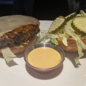 The Evie - Veggie Burger - American Near Me - Chicago, Illinois