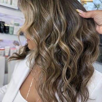 Shear Bliss NYC Salon - Beige dimensional balayage with money piece - Hair Salons Near Me - New York, New York Shear Bliss NYC Salon - Beige dimensional balayage with money piece - Hair Salons Near Me - New York, New York