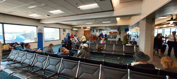 Kahului Airport by null