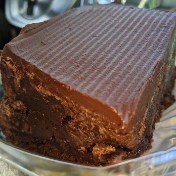 Das Baker - Vegan Triple Fudge Brownie - Vegan Near Me - Los Angeles, California Das Baker - Vegan Triple Fudge Brownie - Vegan Near Me - Los Angeles, California