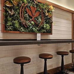 Ai Pono Café - Pretty seating area