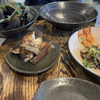 Lantern  - Mussels on the left mushrooms on the right - Pizza Near Me - Yorktown, Virginia