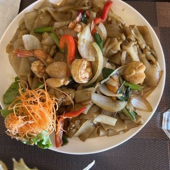 Yindee Thai Restaurant - Drunken noodles with seafood - Thai Near Me - Springfield, Virginia