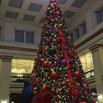 The Marshall Field's Walnut Room - American Near Me - Chicago, Illinois