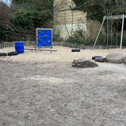 Kindertagesstätte - Städtische Kindertagesstätte - Spielplatz KITA