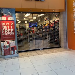 Now 12:53 and no one is here...