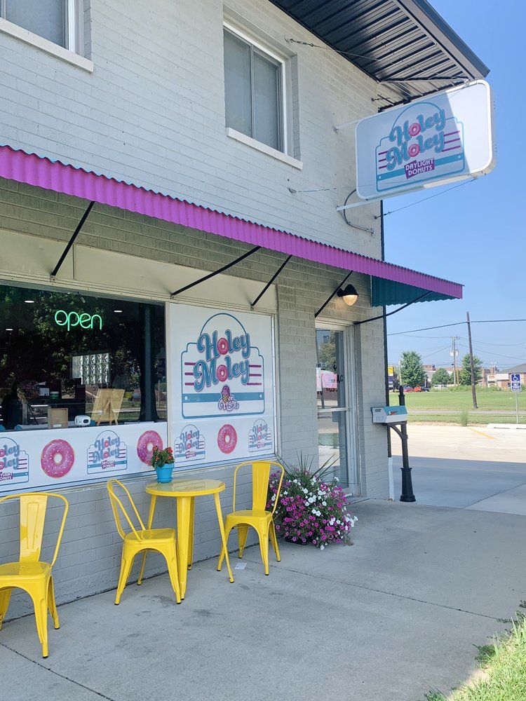 HOLEY MOLEY DAYLIGHT DONUTS 25 Photos 1117 Broadway Ave, Mattoon