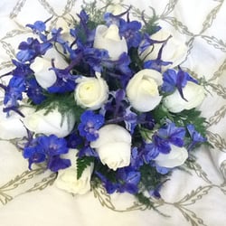 Brides  bouquet in white & blue