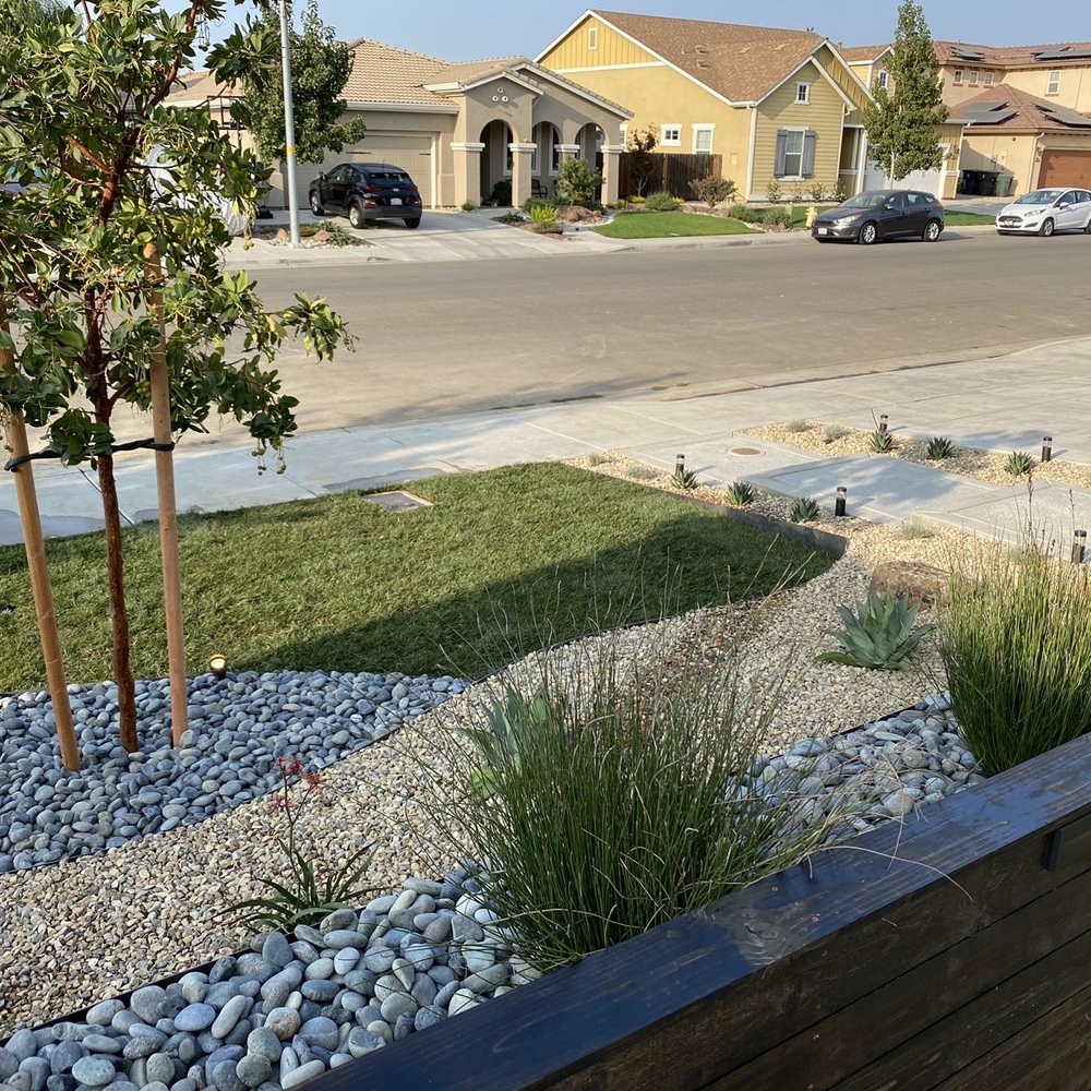 Turf-N-Tree - Ground cover elevation and layers. Install by Turf-N-Tree, Design by J&D Landscape Design - Landscaping Near Me - Tracy, California