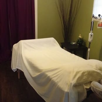 Healing Vibes Acupuncture & Wellness - Acupuncture Treatment Room - Acupuncture Near Me - Denver, Colorado Healing Vibes Acupuncture & Wellness - Acupuncture Treatment Room - Acupuncture Near Me - Denver, Colorado