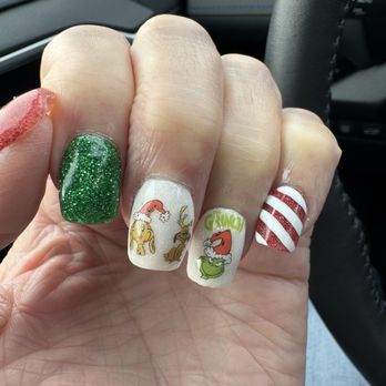LT Nail Lounge - Nail Salons Near Me - Crystal Lake, Illinois