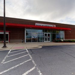 Bank of America Financial Center - Storefront